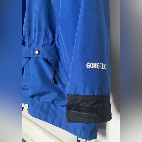 NORTHFACE GORE TEX WINTER COAT - Picture 3 of 3